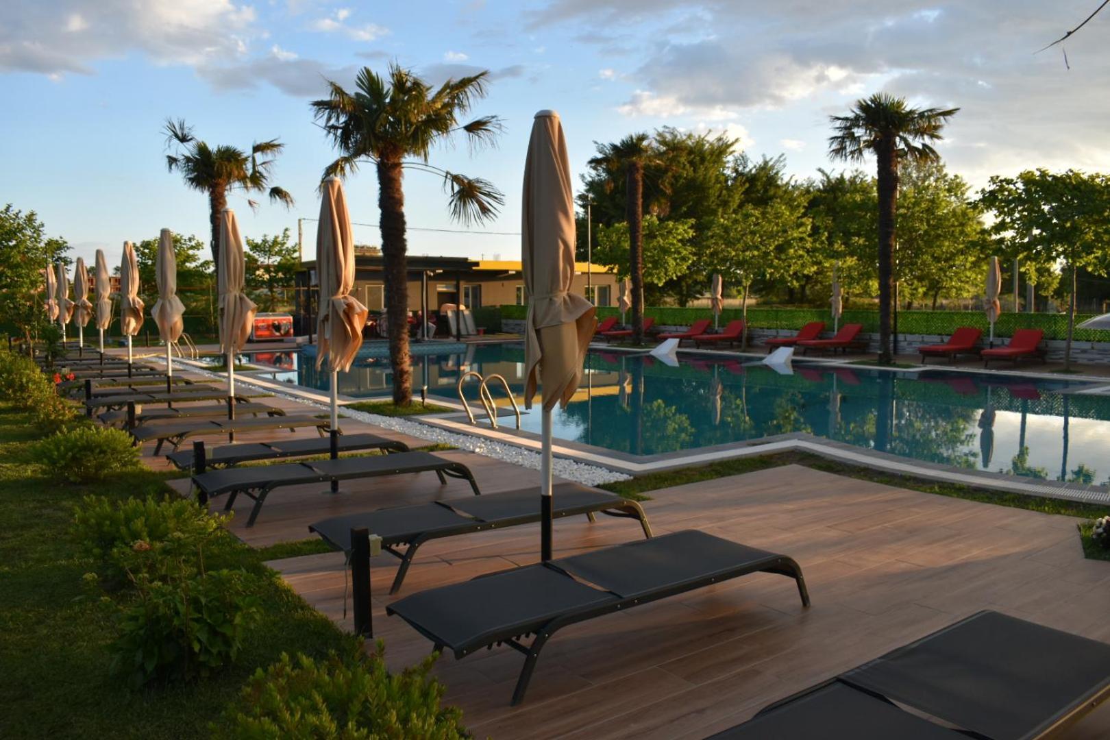 Hotel Qetesia-Te Indriti Velipoje Luaran gambar