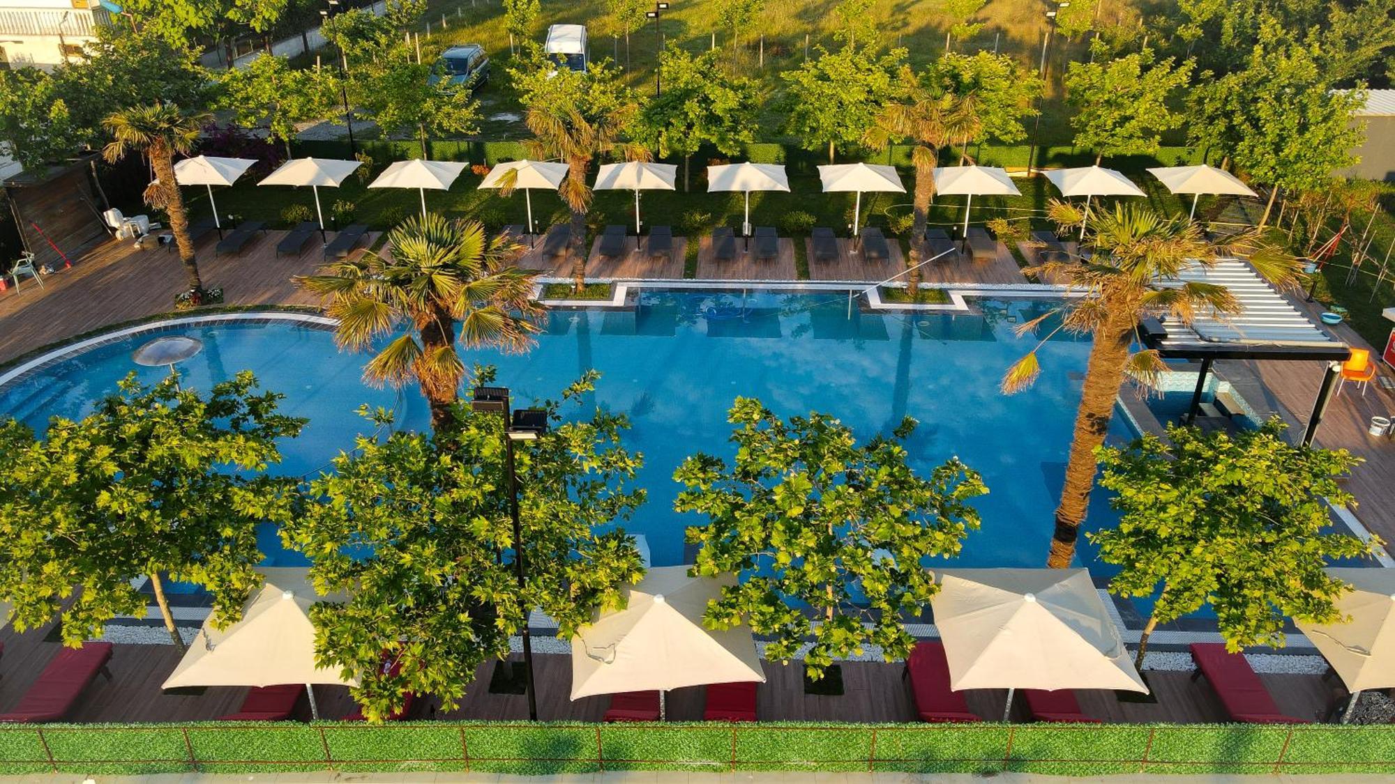 Hotel Qetesia-Te Indriti Velipoje Luaran gambar